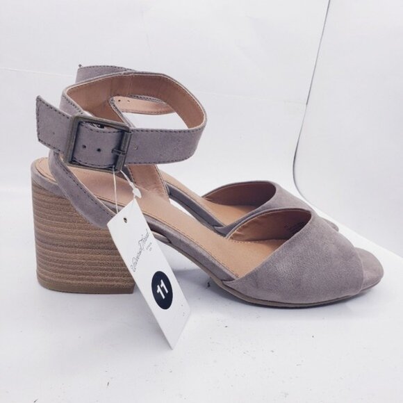 Universal Thread Taupe Megan Faux Suede Open Toe Heels Women's Size 11 New NWT - Picture 2 of 12